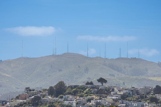 1479 Newcomb Avenue, San Francisco, CA 94124