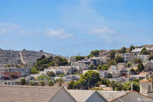 1479 Newcomb Avenue, San Francisco, CA 94124