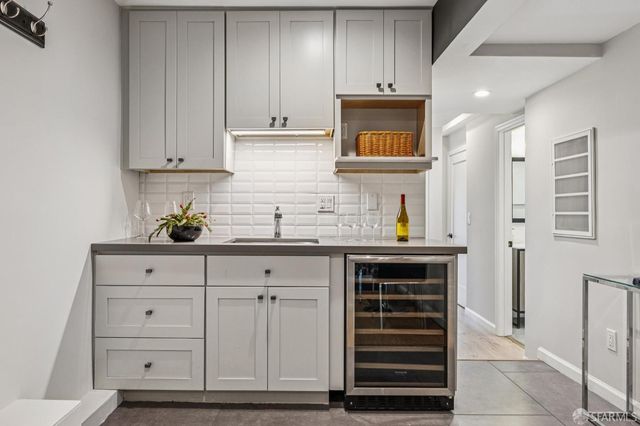 1479 Newcomb Avenue, San Francisco, CA 94124