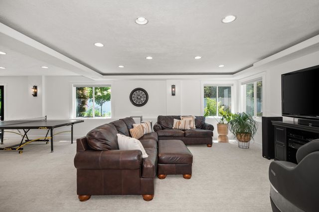 2405 W Stratton Ave, Spokane, WA 99208