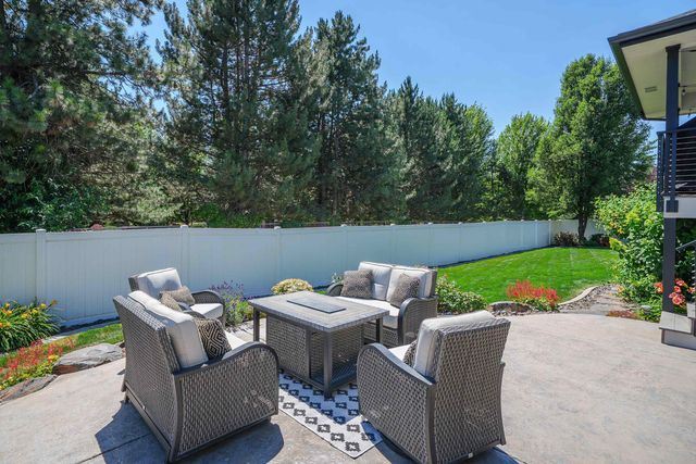 2405 W Stratton Ave, Spokane, WA 99208