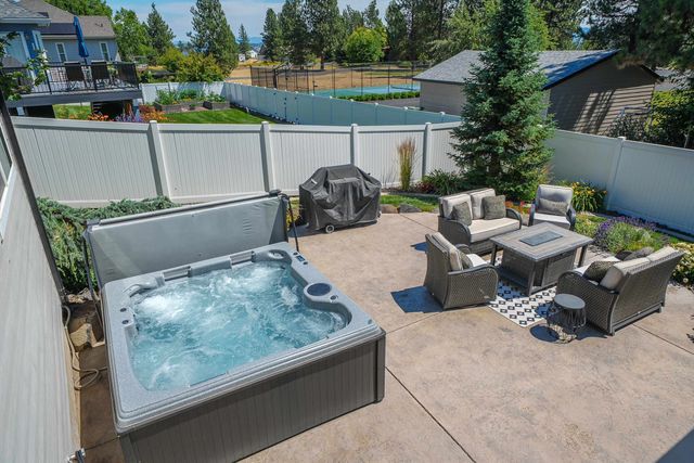 2405 W Stratton Ave, Spokane, WA 99208