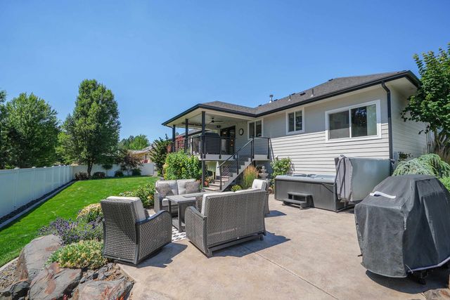 2405 W Stratton Ave, Spokane, WA 99208