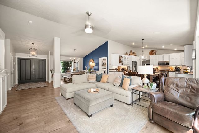 2405 W Stratton Ave, Spokane, WA 99208
