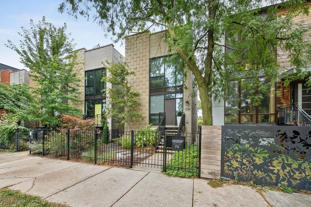 1734 N Humboldt Boulevard, Chicago, IL 60647 — photo 2