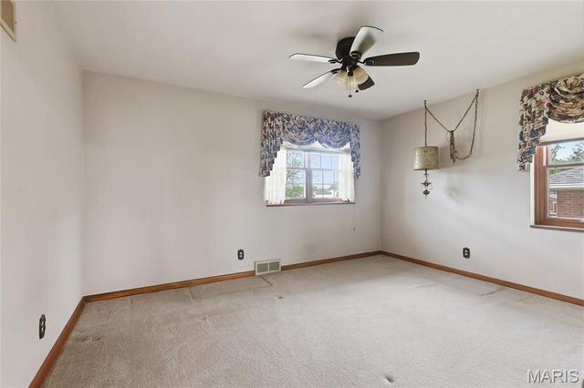 3503 Wintergreen Lane, St Louis, MO 63125