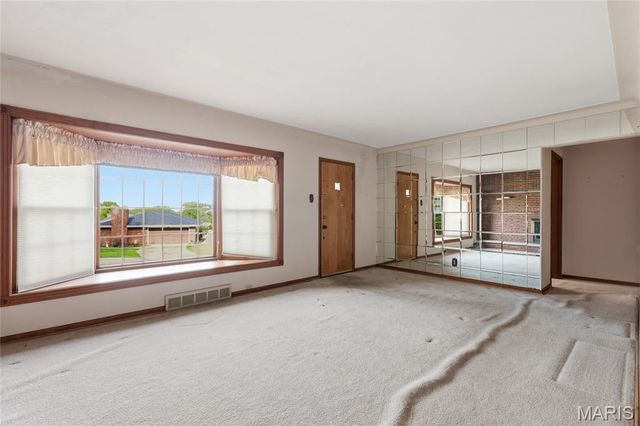 3503 Wintergreen Lane, St Louis, MO 63125
