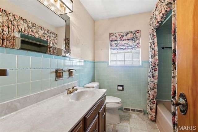 3503 Wintergreen Lane, St Louis, MO 63125