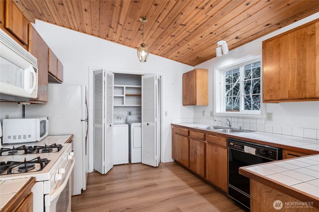 2219 13th, Anacortes, WA 98221