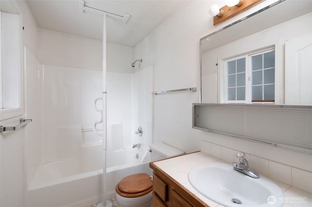 2219 13th, Anacortes, WA 98221