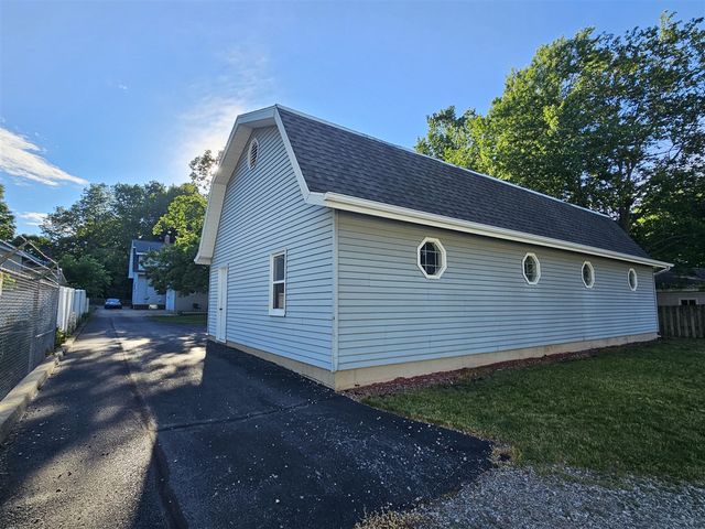 117 S West, Hillsdale, MI 49242