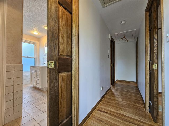 117 S West, Hillsdale, MI 49242