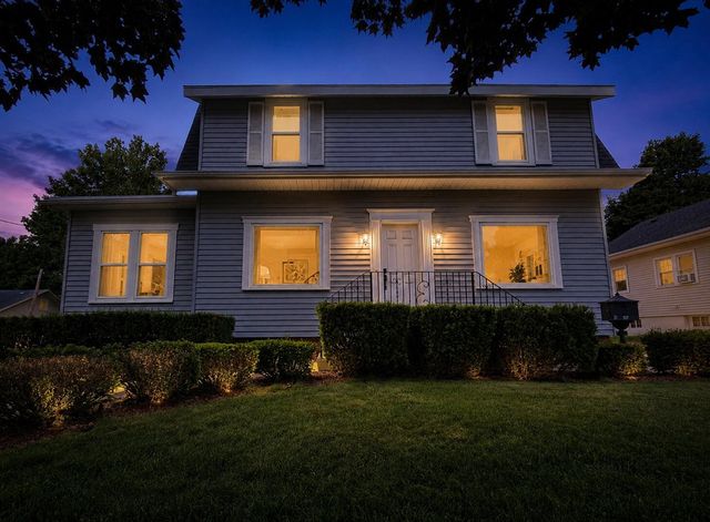 117 S West, Hillsdale, MI 49242