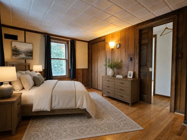 117 S West, Hillsdale, MI 49242