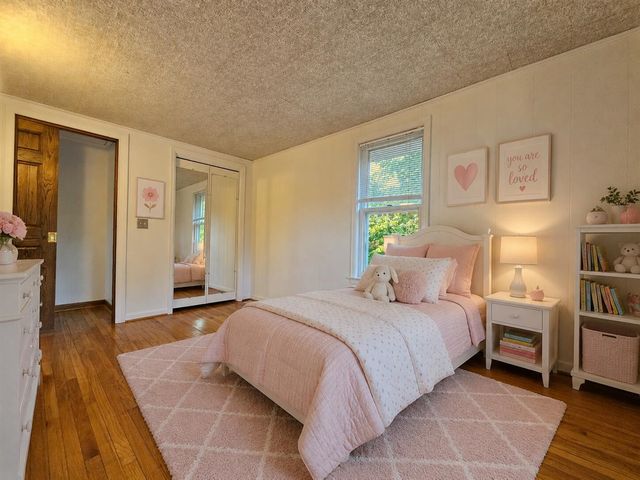 117 S West, Hillsdale, MI 49242
