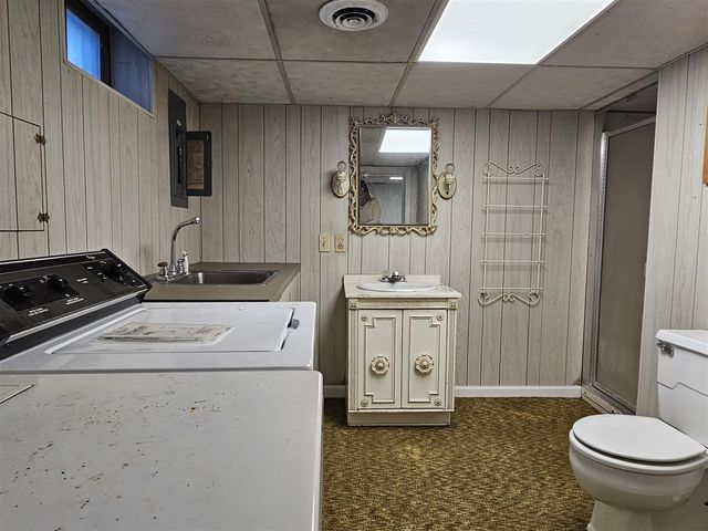117 S West, Hillsdale, MI 49242