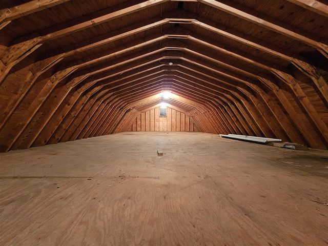 117 S West, Hillsdale, MI 49242