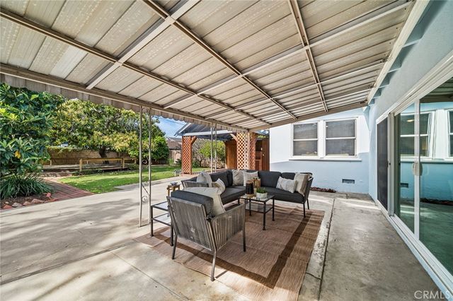 2314 Oakmont Avenue, Santa Ana, CA 92706