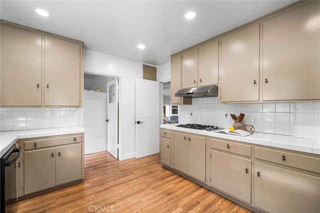 2314 Oakmont Avenue, Santa Ana, CA 92706