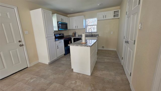 805 Adkins Street, Bowie, TX 76230