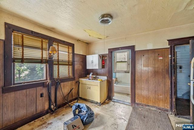 36 Pulaski Street, Bloomfield, NJ 07003