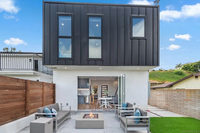 5830 Desert View Dr, La Jolla, CA 92037