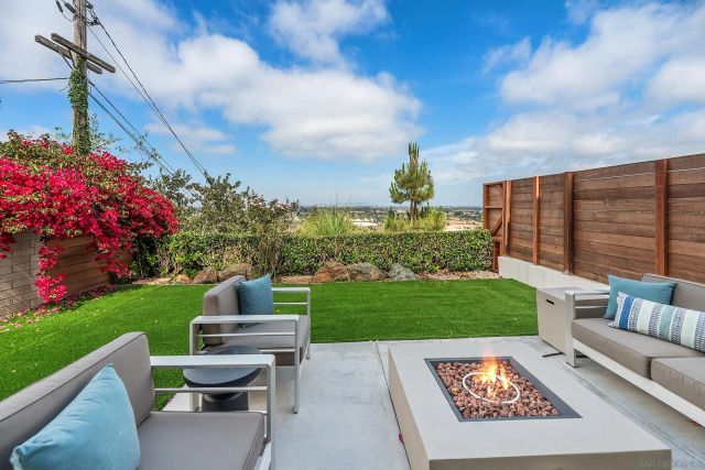 5830 Desert View Dr, La Jolla, CA 92037