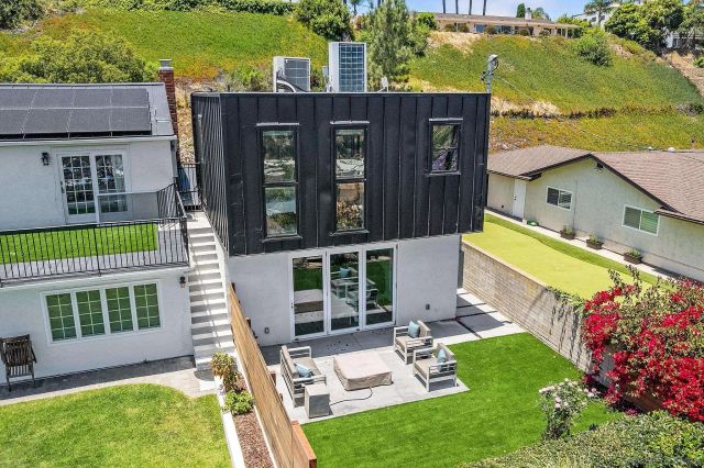 5830 Desert View Dr, La Jolla, CA 92037