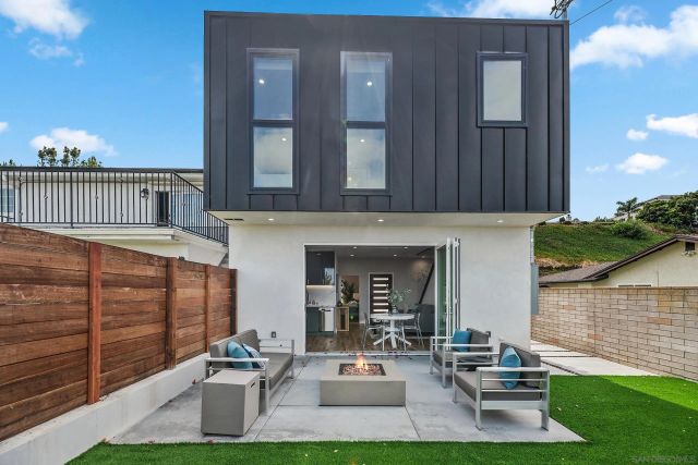 5830 Desert View Dr, La Jolla, CA 92037