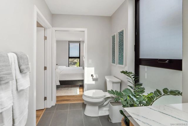 5830 Desert View Dr, La Jolla, CA 92037