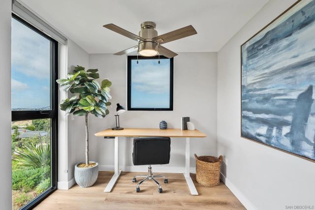 5830 Desert View Dr, La Jolla, CA 92037