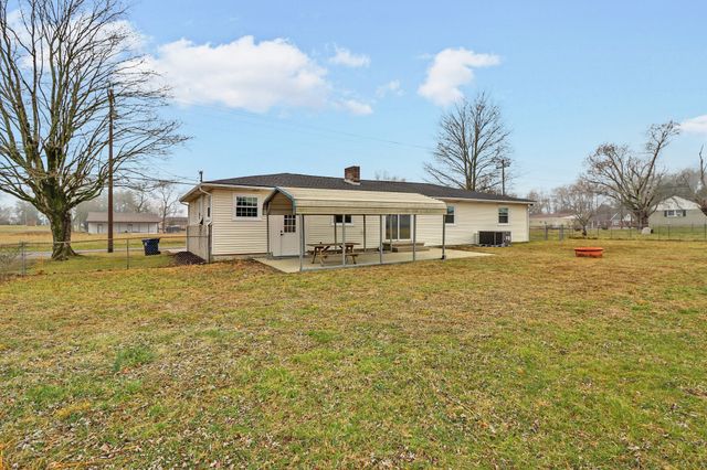 106 Dearman St, Smithville, TN 37166
