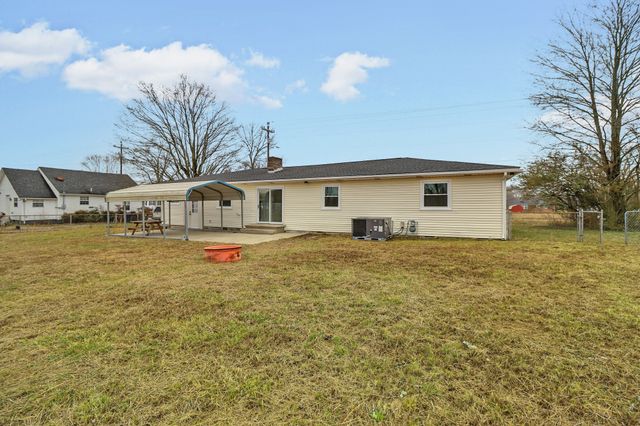 106 Dearman St, Smithville, TN 37166