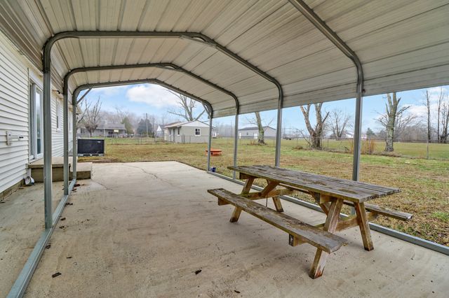 106 Dearman St, Smithville, TN 37166