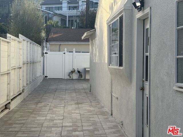 1913 Hillsboro Avenue, Los Angeles, CA 90035
