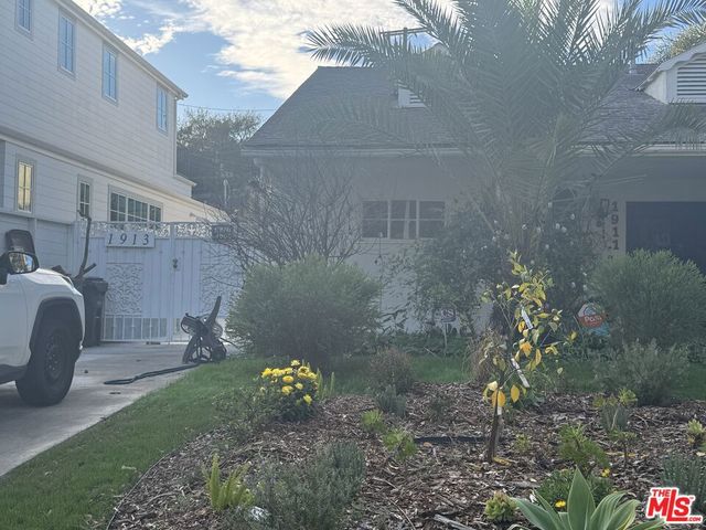 1913 Hillsboro Avenue, Los Angeles, CA 90035