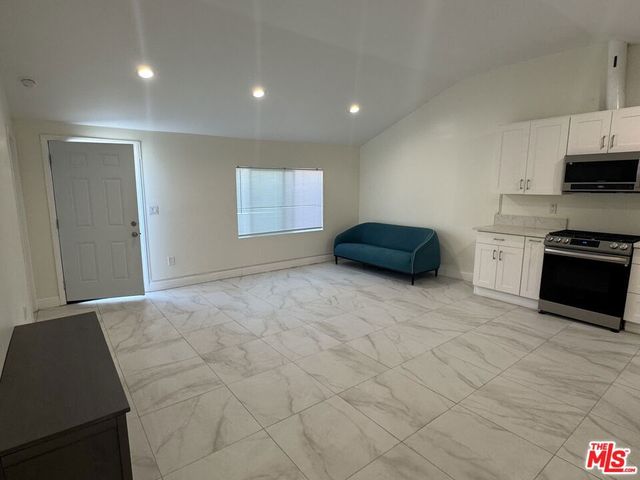 1913 Hillsboro Avenue, Los Angeles, CA 90035