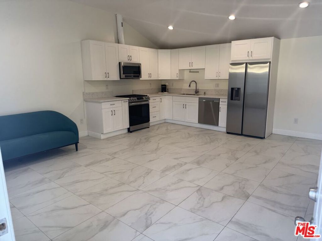 1913 Hillsboro Avenue, Los Angeles, CA 90035