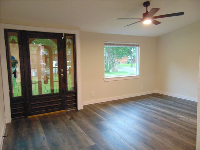 202 Wallace Drive, Garland, TX 75041