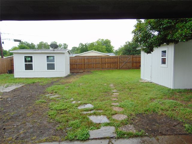 202 Wallace Drive, Garland, TX 75041