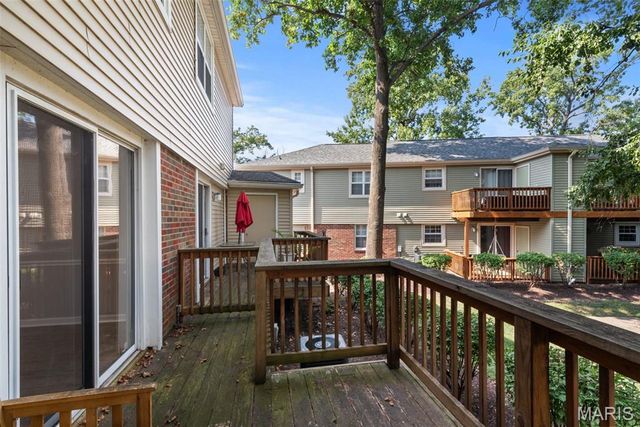 8825 Wrenwood Lane, Brentwood, MO 63144