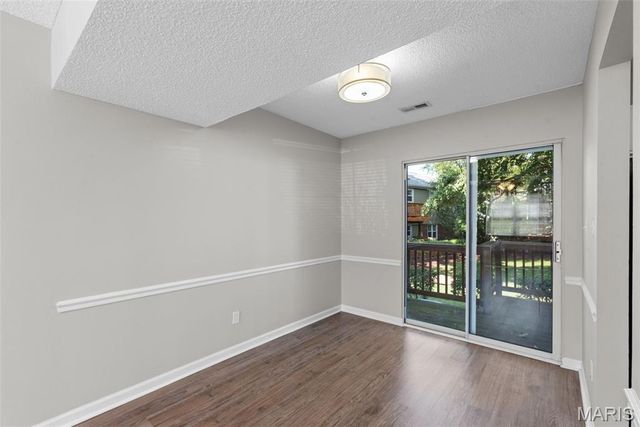 8825 Wrenwood Lane, Brentwood, MO 63144