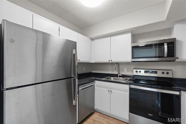 8825 Wrenwood Lane, Brentwood, MO 63144