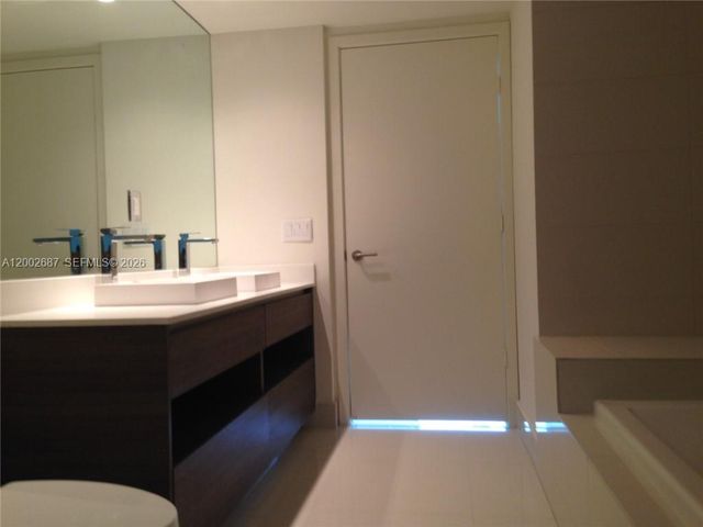 1100 S MIAMI AV 3303, Miami, FL 33130