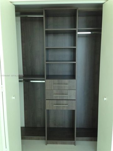 1100 S MIAMI AV 3303, Miami, FL 33130