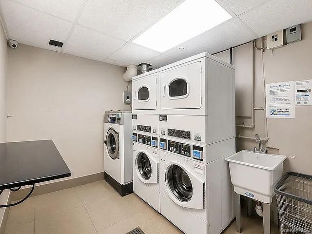 488 Ocean Parkway 3B, Brooklyn, NY 11218