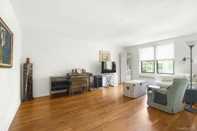488 Ocean Parkway 3B, Brooklyn, NY 11218