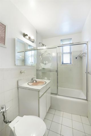 488 Ocean Parkway 3B, Brooklyn, NY 11218