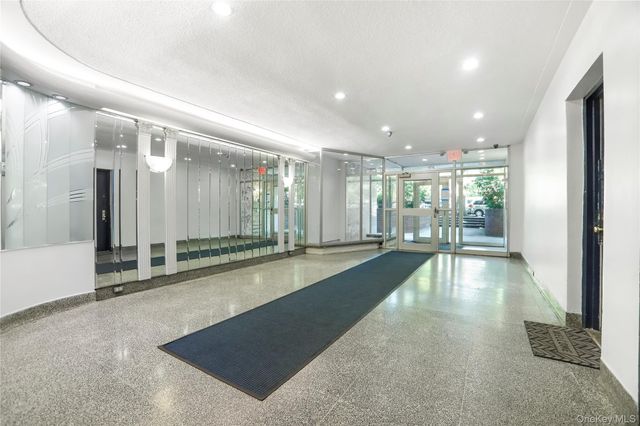 488 Ocean Parkway 3B, Brooklyn, NY 11218