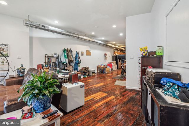 2557 AMBER ST, Philadelphia, PA 19125